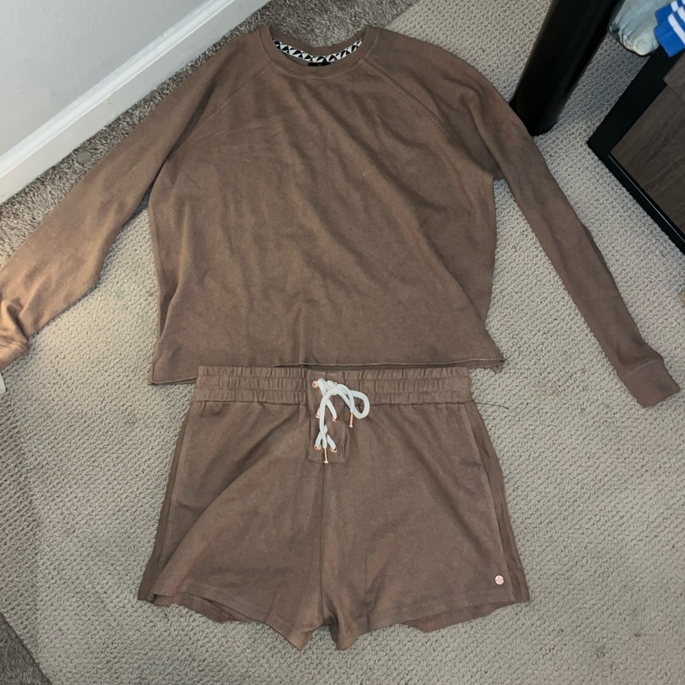 Volcom soft two piece lounge set